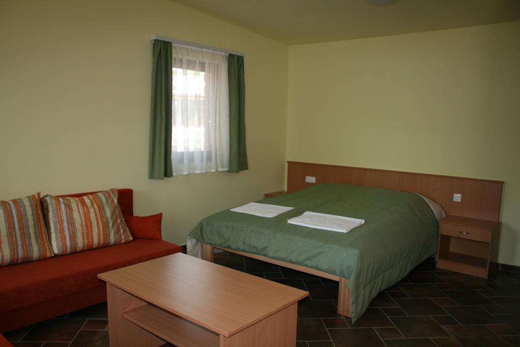 Matra Kemping Apartmanok Матрафюред Номер фото